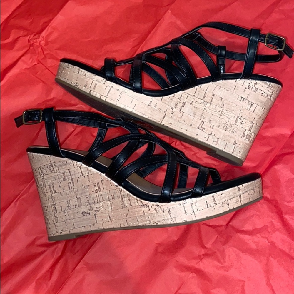 Black Wedges - Picture 2 of 5